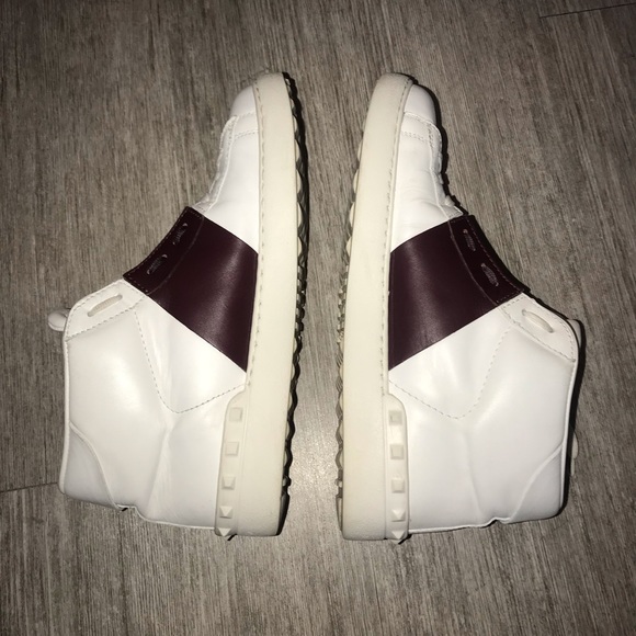 Authentic Valentino Rockstud Sneakers - Picture 4 of 6